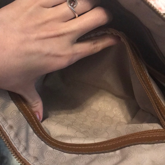 Michael Kors purse - Picture 5 of 5